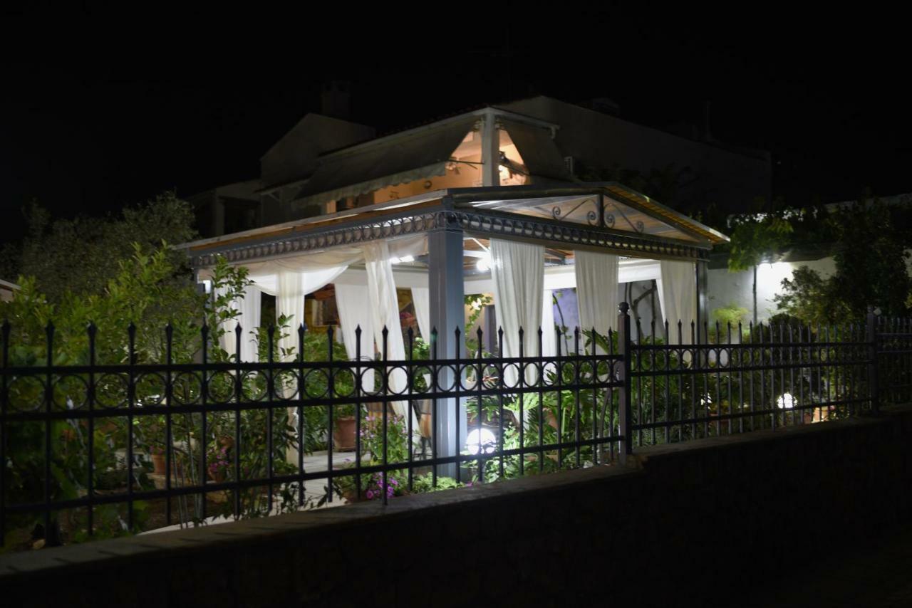 Lf Suites - Irene Thebes Exterior photo